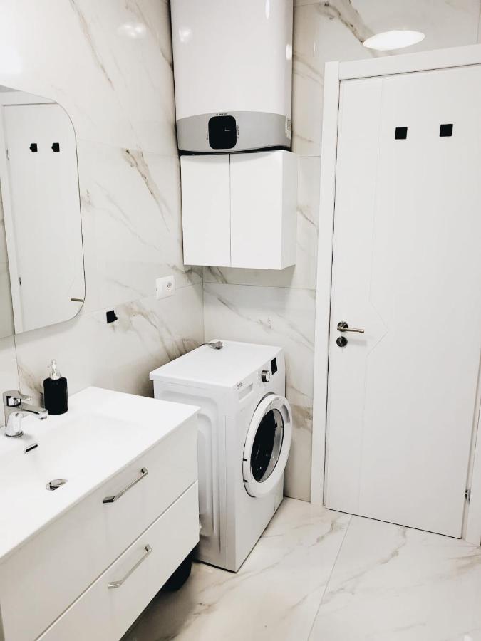 Stella Apartment Sarande Bagian luar foto