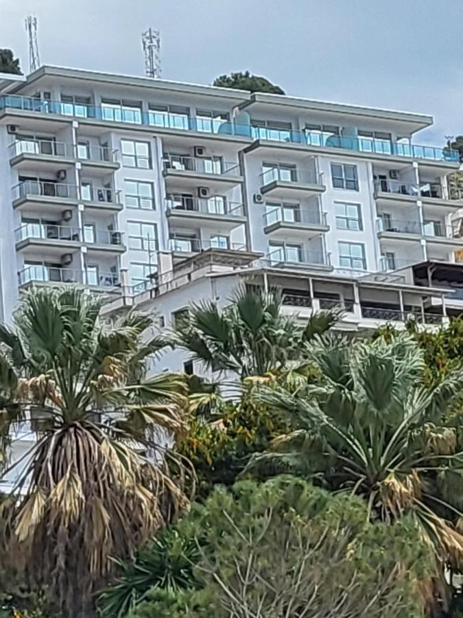 Stella Apartment Sarande Bagian luar foto