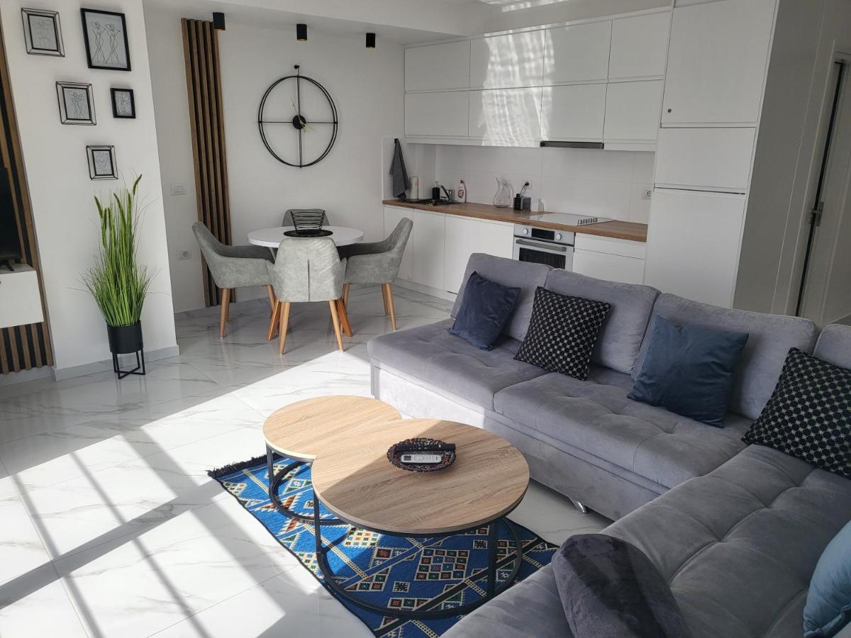 Stella Apartment Sarande Bagian luar foto
