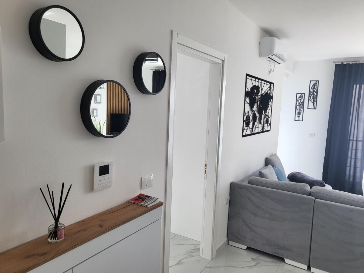 Stella Apartment Sarande Bagian luar foto